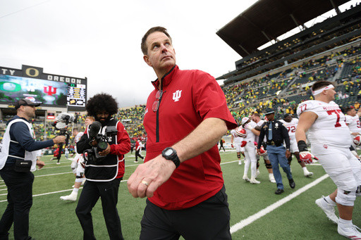No. 7 Indiana topples No. 3 Oregon 30-20 in tight battle