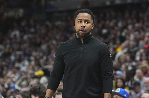 Suns coaching search down to 2 candidates, Cavs assistants Bryant and Ott, AP source says