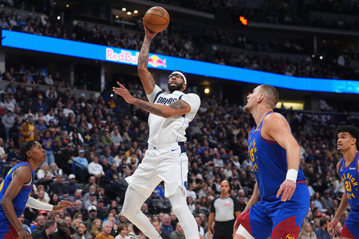 Anthony Davis has 32 points as Mavericks beat Nuggets 131-121