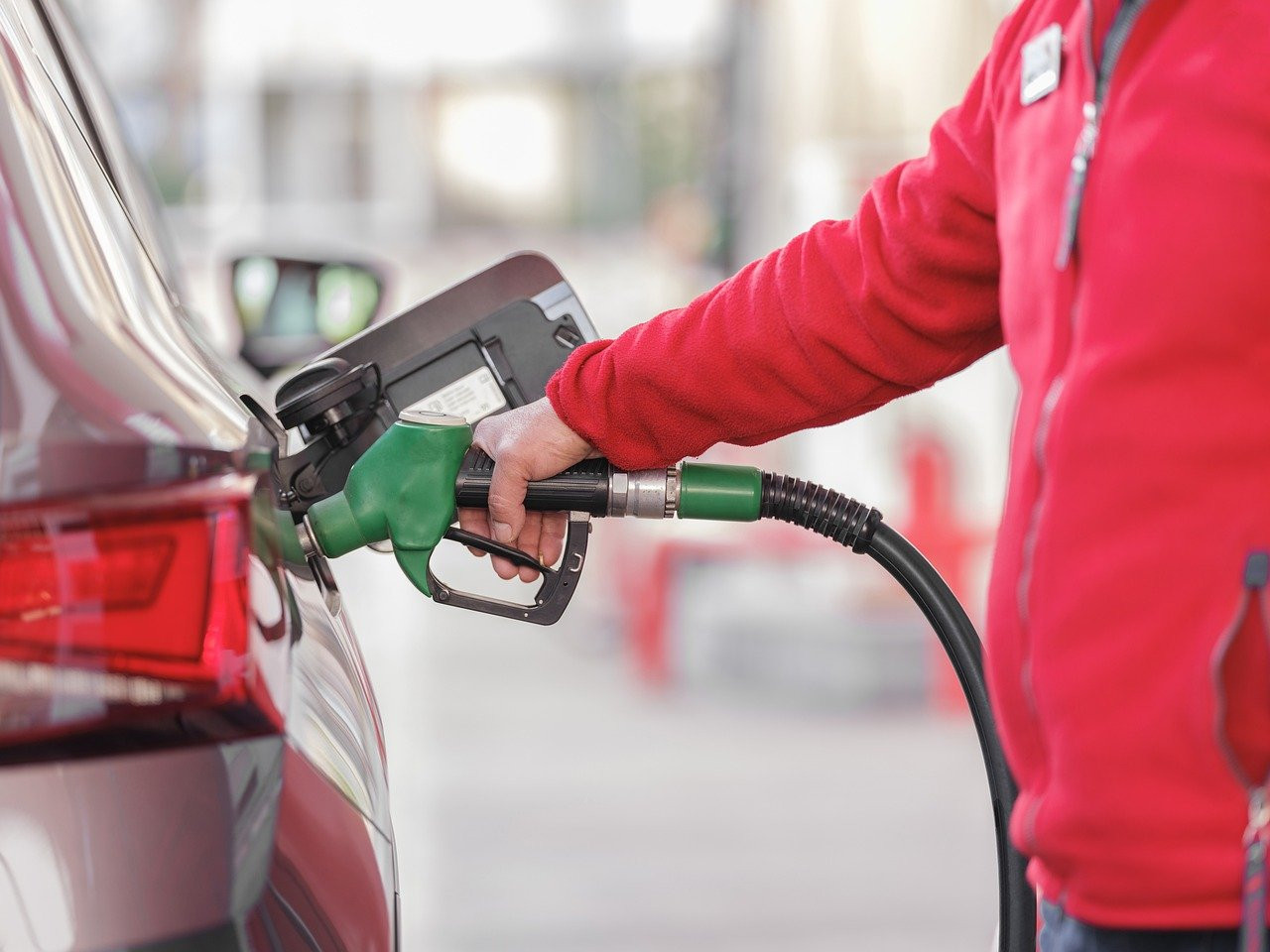 South Dakota gas prices rise 6.2-cents per gallon over past week