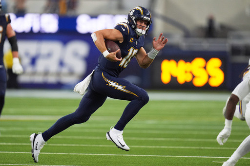 Chargers dominate Vikings 37-10 as Justin Herbert throws for 3 TDs