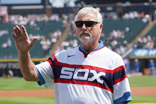 White Sox chairman Reinsdorf officiates wedding of former Rookie of Year Kittle during game