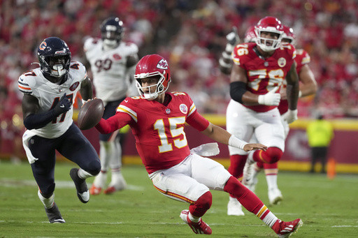 Mahomes leads sharp Chiefs offense before Bears rally for 29-27 win in preseason finale