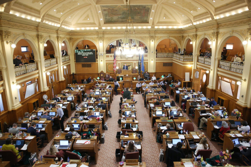Nicotine vapes and pouches spur competing proposals in South Dakota House