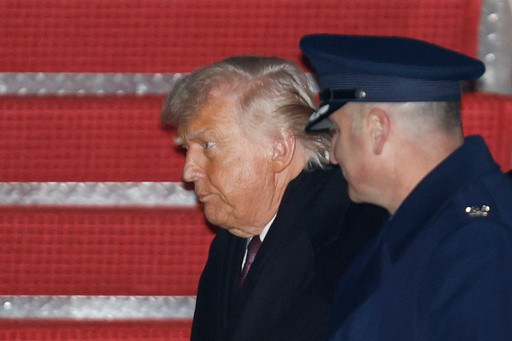 Trump, unbowed by backlash to Minneapolis shooting, blames Democrats for ‘chaos’