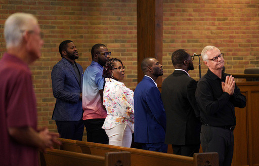 2 Ohio pastors emerge as faithful allies for Haitian migrants during Trump’s crackdown
