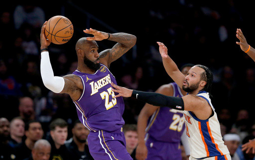 Knicks beat Lakers 112-100 to spoil LeBron James’ 32nd regular-season game at Madison Square Garden