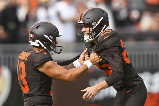 Andre Szmyt’s 55-yard field goal as time expires rallies Browns to 13-10 victory over Packers