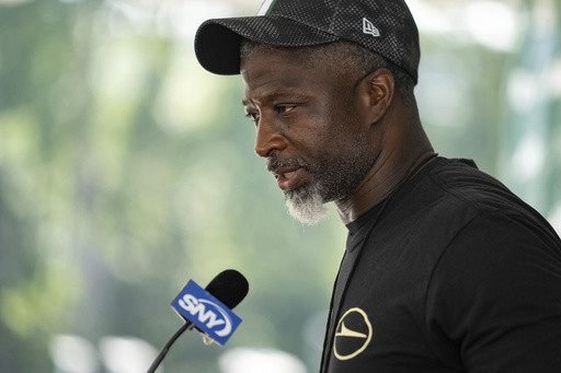 Aaron Glenn gets emotional as the reality of being the Jets’ head coach ‘hit me pretty hard’