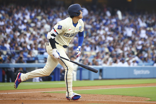 Shohei Ohtani hits 2 homers against Giants, ending the Dodgers star’s 10-game homer drought