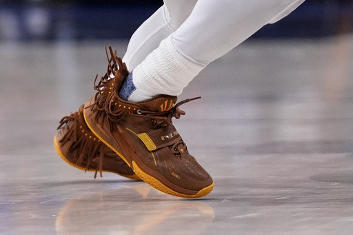 The surprising complexity behind the squeak of basketball shoes on hardwood floors
