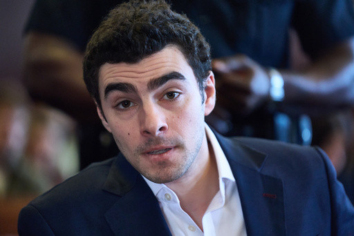 Luigi Mangione speaks out in protest as judge sets state murder trial for June 8