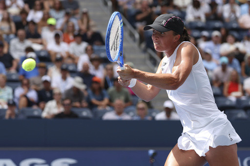 Naomi Osaka and Iga Swiatek roll into the quarterfinals at the US Open