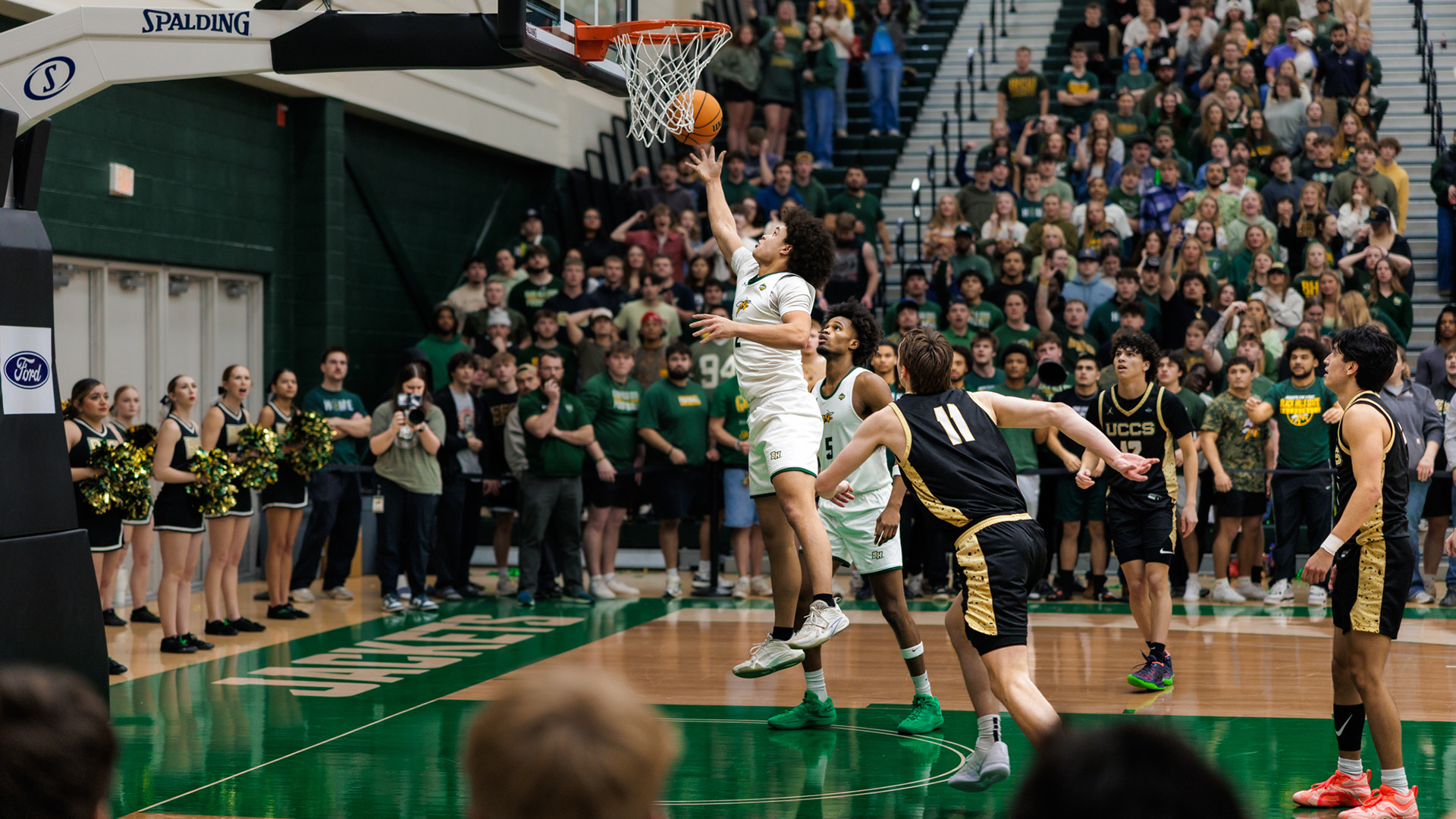 No. 13 Yellow Jackets Stave Off Mountain Lion Upset Bid in RMAC Quarterfinals