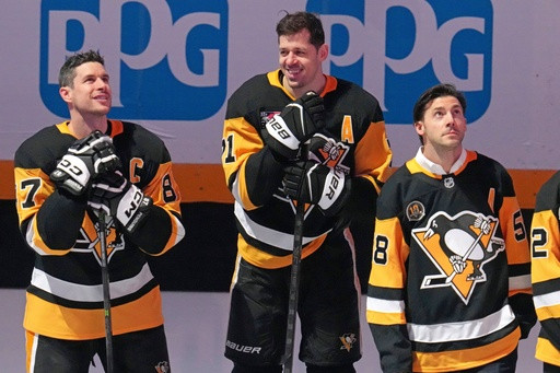 A nod to the past brought Sidney Crosby to tears. The Penguins captain is smiling about the present