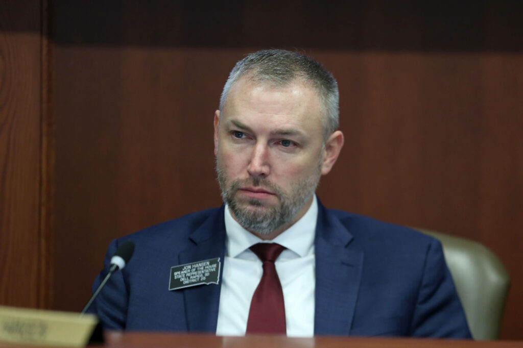South Dakota lawmakers reject longer wait for officials taking private jobs with state contractors