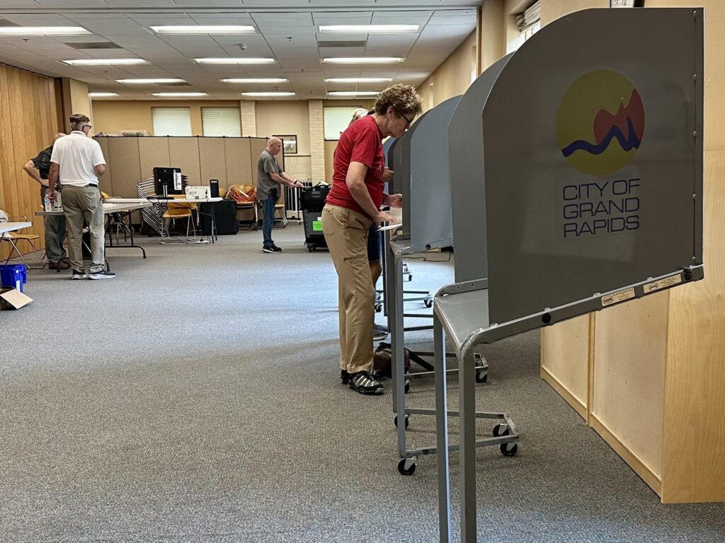 Trump plan to limit mail voting hinders Democrats more than GOP, analysis finds