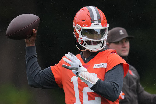 Shedeur Sanders promoted to Browns backup QB, will be behind rookie Dillon Gabriel against Steelers