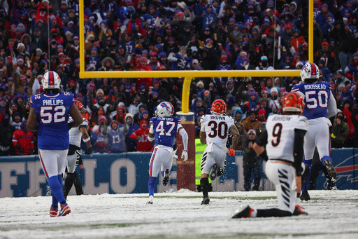 Bills rally for 39-34 win over Bengals thanks to Josh Allen’s 4 TDs, Christian Benford’s pick-6