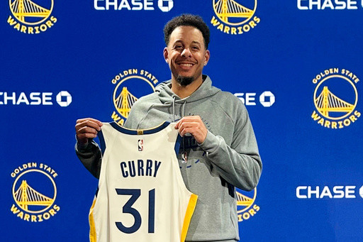 Seth Curry rejoins Warriors as planned to reunite with older brother Stephen Curry