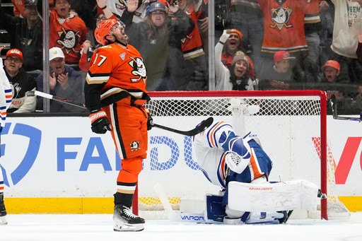 Ducks blast Oilers 7-4 in Game 3 in Anaheim’s first home playoff game in 8 years