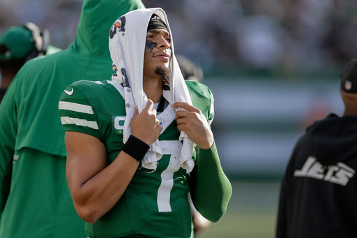 Fields or Taylor? Jets coach Aaron Glenn keeping Bengals guessing on starting quarterback