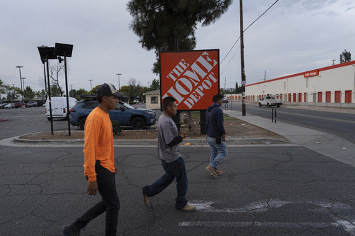 Home Depot stores, long a hub for day laborers, now draw immigration agents out on raids
