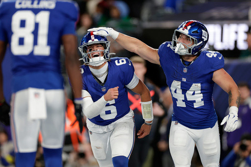 Cam Skattebo runs for 3 TDs and Jaxson Dart shines as the Giants beat the Eagles 34-17