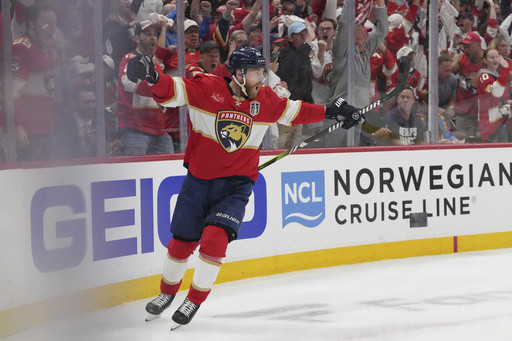 Sam Bennett says he’s staying in Florida with hopes Panthers turn into a dynasty