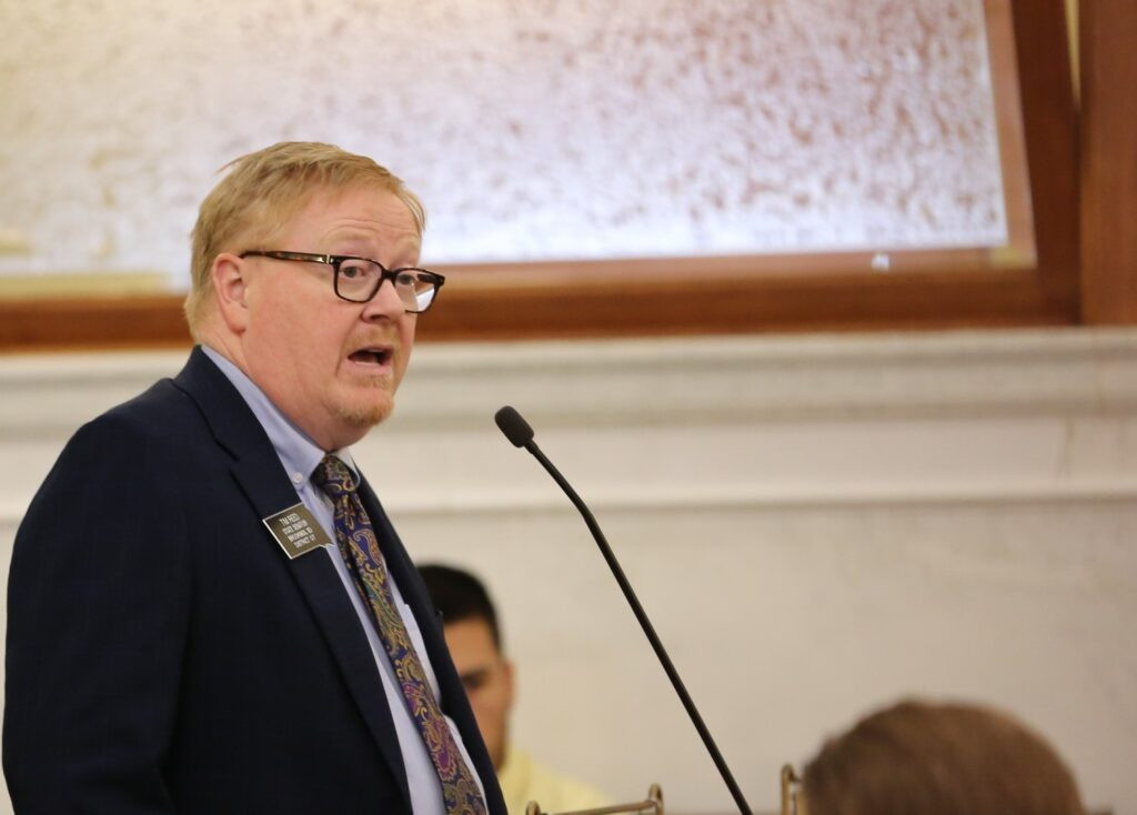 South Dakota Senate approves longer wait for officials turning state jobs into private employment