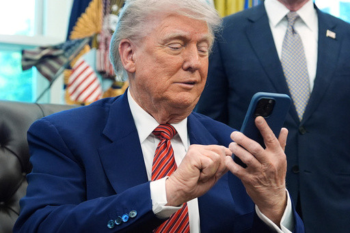 Trump’s ‘paper tiger’ jab at Russia echoes Mao’s propaganda against the US