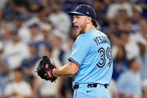 Yesavage strikes out 12 as rookie pitches Blue Jays past Dodgers 6-1 for 3-2 lead in World Series