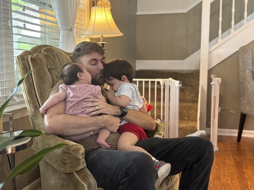ICE detains Marine Corps veteran’s wife who was still breastfeeding their baby